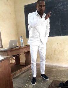 Dispensation-des-cours-de-«-Politique-de-rémunération-des-Apporteurs-d'Affaires-»-aux-Auditeurs-en-Maters2-de-la-FASEG-–-Parakou