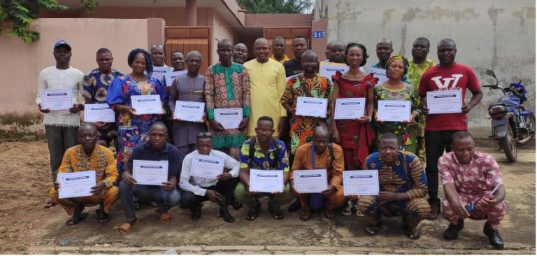Formation-des-artisans-du-Département-du-Mono-sur-les-avantages-de-se-constituer-en-entreprises-coopératives